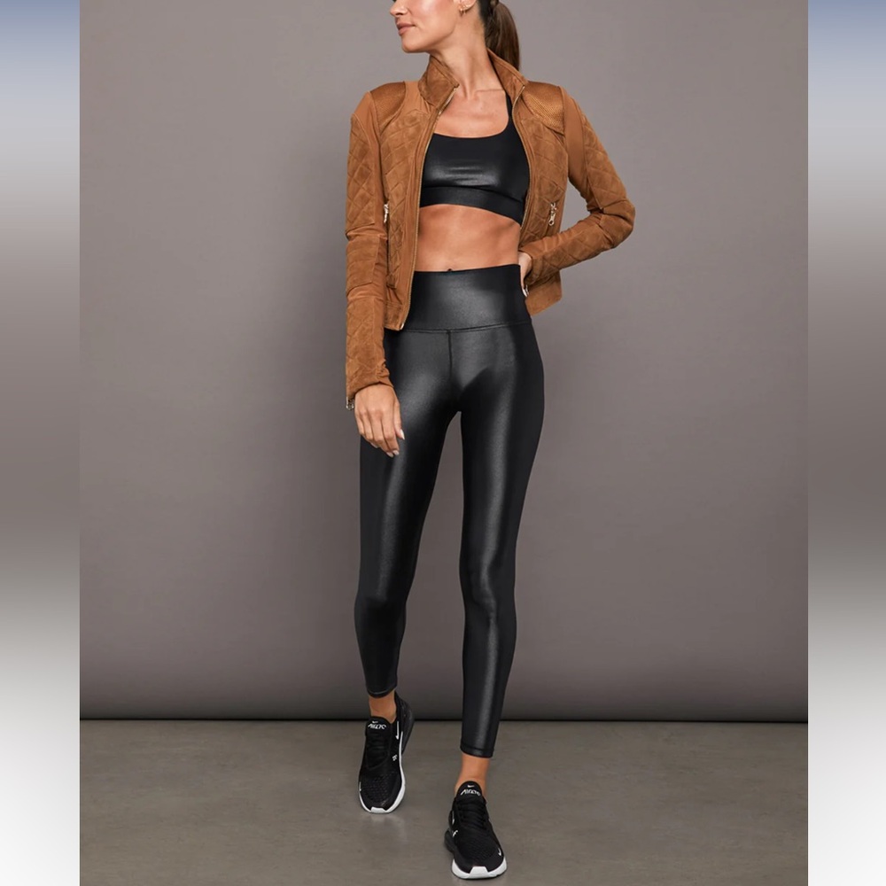 Carbon38 Black Legging in Takara Shine